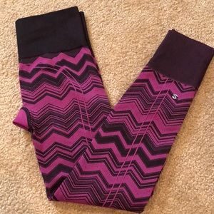 EUC Lululemon Ebb to Street Chevron Pants